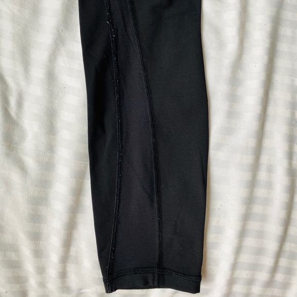 Black high waisted Lululemon leggings - Picture 5 of 5